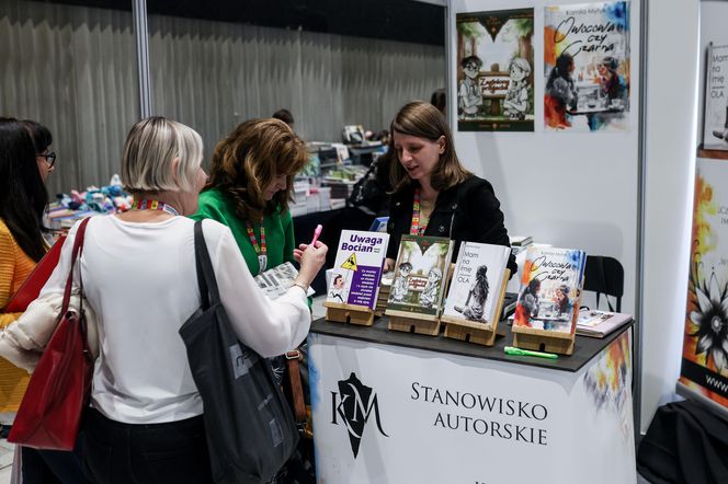 Targi Książki w Katowicach to okazja do zdobycia autografów pisarzy