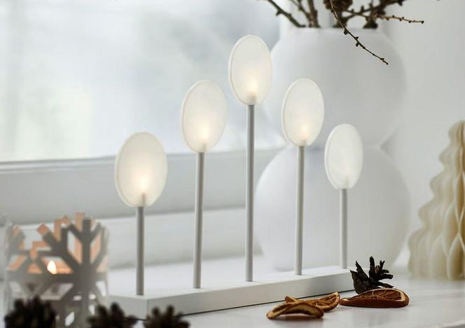 Świetlne dekoracje na Boże Narodzenie