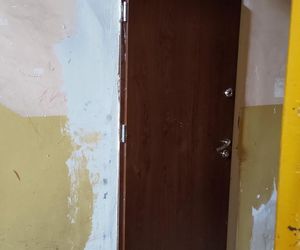 Horror na imprezie. Krystian został znienacka skatowany. Bandzior skakał mu po głowie