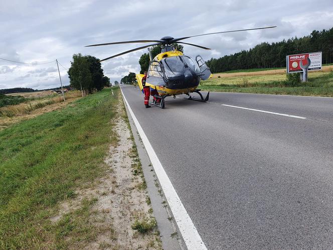 Makabryczny wypadek pod Ostrowią Mazowiecką! Cztery karetki i śmigłowiec zabrały ciężko rannych [ZDJĘCIA]