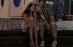 Lola Tung jako Isabel Belly Conklin i Gavin Casalegno jako Jeremiah Fisher. 