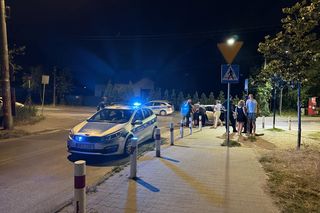 Atak ostrym narzędziem na Białołęce. Pod drzwiami pełno śladów krwi