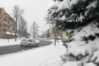Białystok. Kwietniowy atak zimy. Osiedle pod śniegiem