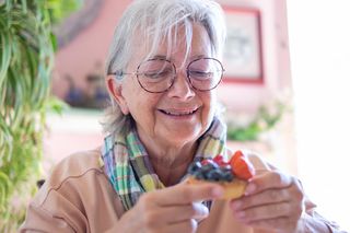 Jego nadmiar może przyspieszyć rozwój choroby Alzheimera. “Ukryty kod cukrowy w naszym mózgu”