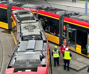 Totalna demolka na Bielanach. Roztrzaskane tramwaje i wielu rannych! Trzy osoby trafiły do szpitala