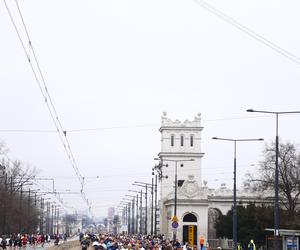 Bieg na Piątkę 2024, Warszawa - zdjęcia. Biegłeś? Szukaj się w galerii!