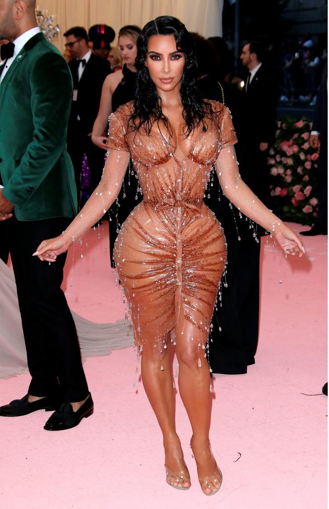 Kardashianka wycięła żebra by być jeszcze piękniejszą