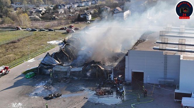 Pożar hali w Natolinie
