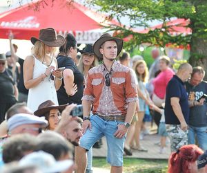 Piknik Country i Folk 2025. Tysiące fanów muzyki przyjechały do Mrągowa na kultowy festiwal