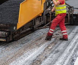 Bardzo duże utrudnienia dla kierowców na Bielanach. Broniewskiego zamknięta