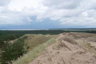 To największe jezioro na Pomorzu. Jest trzecie pod względem wielkości w Polsce 