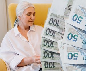 ZUS zaczyna wypłaty czternastych emerytur. Tyle pieniędzy dostaną seniorzy w tym roku