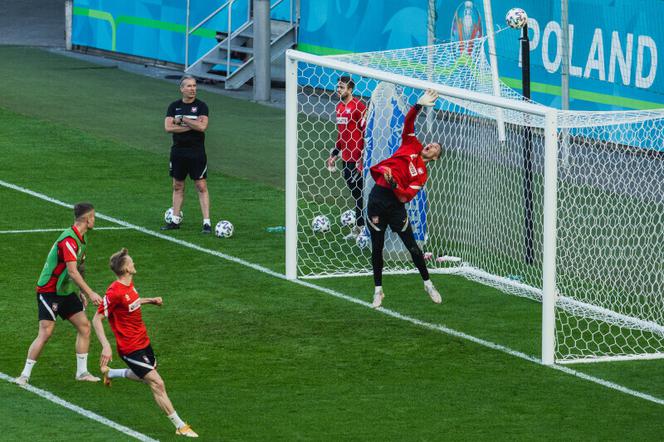 Trening biało-czerwonych w Gdańsku: Kilkanaście piłek wpadło  w trybuny [FOTO]