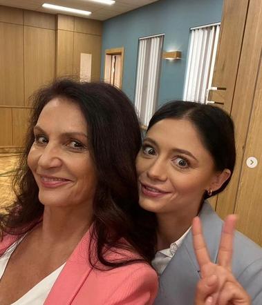 M jak miłość na planie 1752 odcinka. Iza (Adriana Kalska), Aleksandra (Małgorzata Pieczyńska)