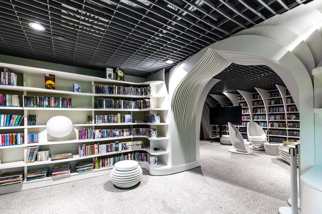 Metroteka – biblioteka na stacji metra M2 Kondratowicza w Warszawie