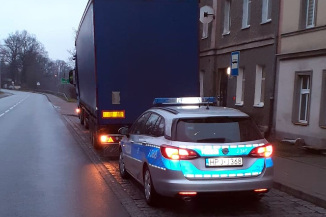 Policja zatrzymała pijanego kierowcę. Jechał do Czech