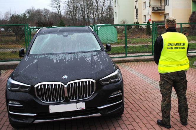 Bardzo drogie BMW zatrzymane na Podlasiu. Kierowca przejechał pół Europy [FOTO]