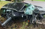 Powiat łukowski: Audi roztrzaskało się na drzewie