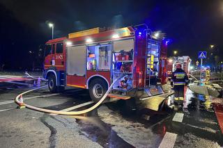 Wielka akcja strażaków na Bielanach. Na stacji ulatniał się gaz, pracownicy ewakuowani