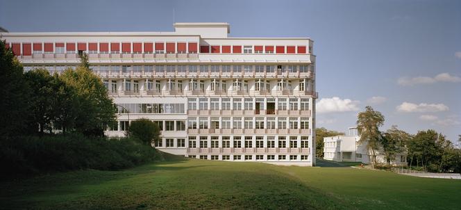 Szkoła architektury w modernistycznym sanatorium