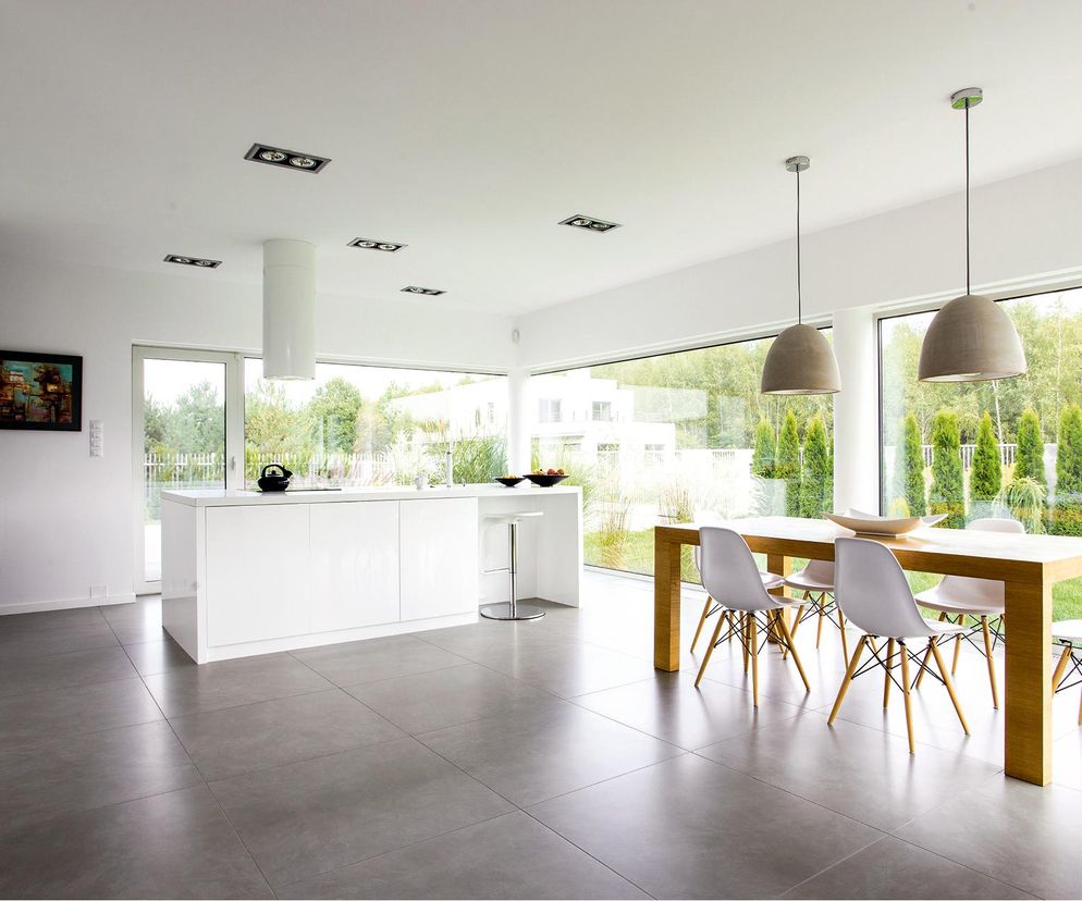 Bryła i wnętrza domu o nietypowej formie