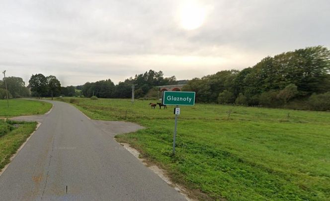 Glaznoty to malownicza wieś u stóp Góry Dylewskiej. Przypomina "małe Bieszczady"