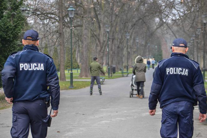Tak krakowscy policjanci walczą z koronawirusem