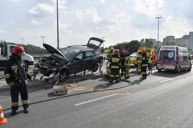 Wypadek Na S8, wjechał na barierki