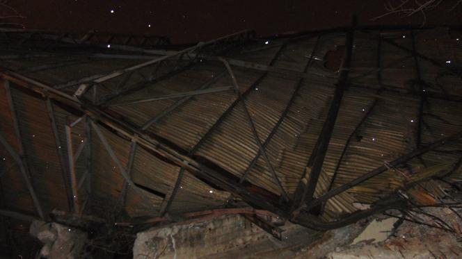 Wyburzona chłodnia kominowa