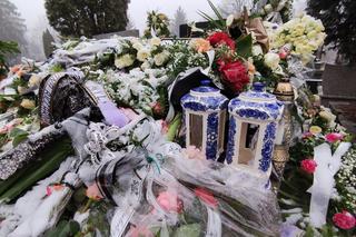 Serce z fajansu. Żona właściciela włocławskiej fabryki fajansu zmarła przy jego grobie dzień po pogrzebie męża