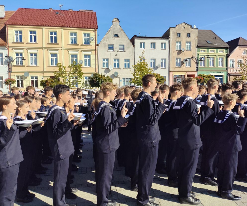 Ślubowanie klas pierwszych ZSM w Darłowie