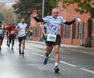 22. Poznań Maraton za nami. Tysiące biegaczy na ulicach Poznania 