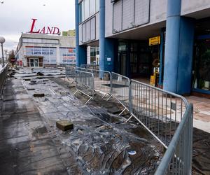 Centrum handlowe Land przy metrze Służew w Warszawie