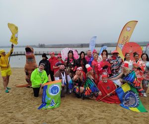 Mazowieckie Morsy otworzyły sezon morsowania 2025/2026 nad zalewem w Siedlcach