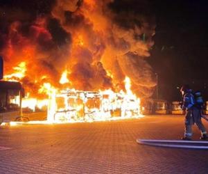 Potężny pożar w Bytomiu. Spłonęły autobusy w zajezdni