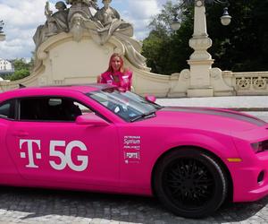 T-Mobile wraz z Karoliną Pilarczyk ruszają w emocjonującą trasę po Polsce! Sieć 5G Bardziej nakręca do działania