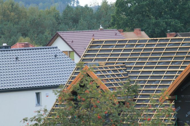 Czym się charakteryzują poszczególne rodzaje membran dachowych?