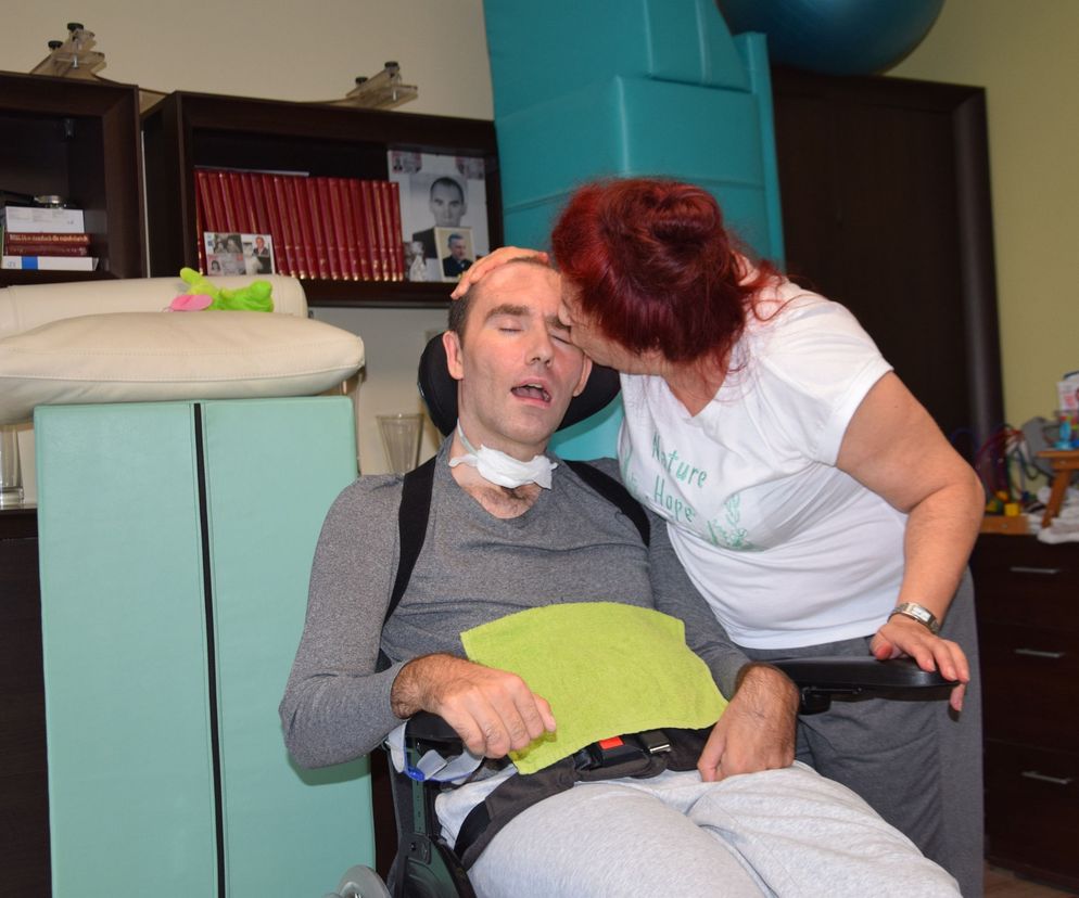 Tarnobrzeg. Przez zawód miosny wyskoczył z IV pietra, teraz walczy o kazdy oddech [ZDJĘCIA]