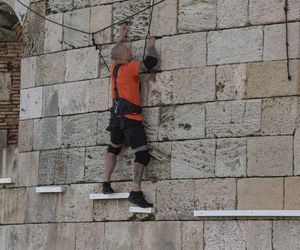 Damian Janikowski w Fort Boyard