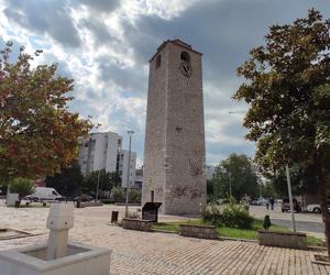 Tanie loty z Wrocławia do Podgoricy. Zobacz stolicę Czarnogóry z uroczą wioską w samym centrum