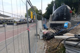 Sokół przed Muzeum Marynarki Wojennej w Gdyni