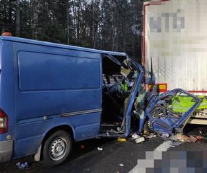 30-latek nie żyje, 8 osób rannych. Tragiczny wypadek busa w woj. lubelskim