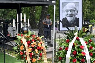Smutny Andrzej Grabowski stanął nad grobem kolegi w Krakowie