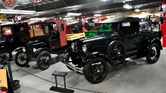 Muzeum motoryzacji Heritage Park Historical Village w Calgary