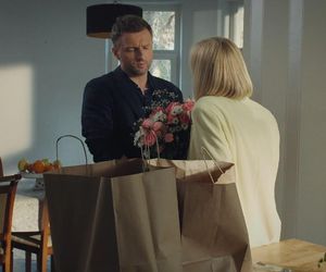 M jak miłość odc. 1876. Dorota (Iwona Rejzner), Bartek (Arkadiusz Smoleński)