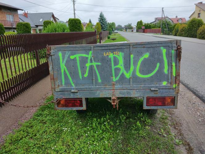 Tarnów. Najdziwniejsze i najśmieszniejsze napisy w miejscach publicznych