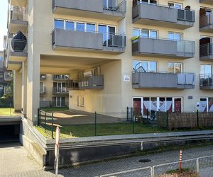 Teligi 26 w Krakowie. Blok z ukrytym balkonem