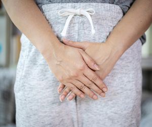 Jak rozpoznać przyczynę swędzenia pochwy? Nie zawsze winna jest infekcja