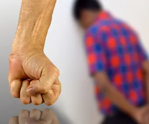 Wpadł w szał, bo nie wpuścili go z psem do jadłodajni. Skandaliczne zachowanie wulgarnego klienta