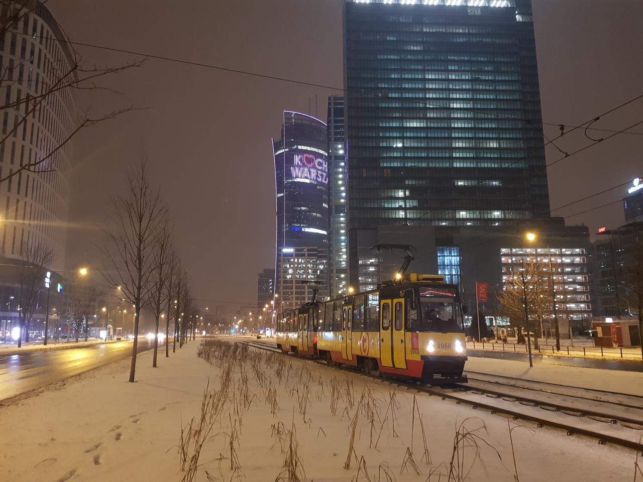 Nocne tramwaje widmo w Warszawie. W taki sposób ZTM walczy... z mrozami!